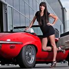 Vanessa und ein Jaguar E-Type 1967 V 12