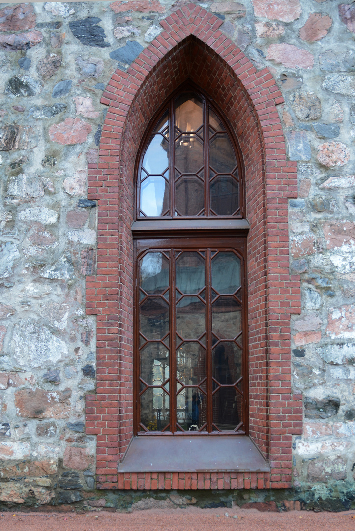 Vantaa, The window on St. Laurent church