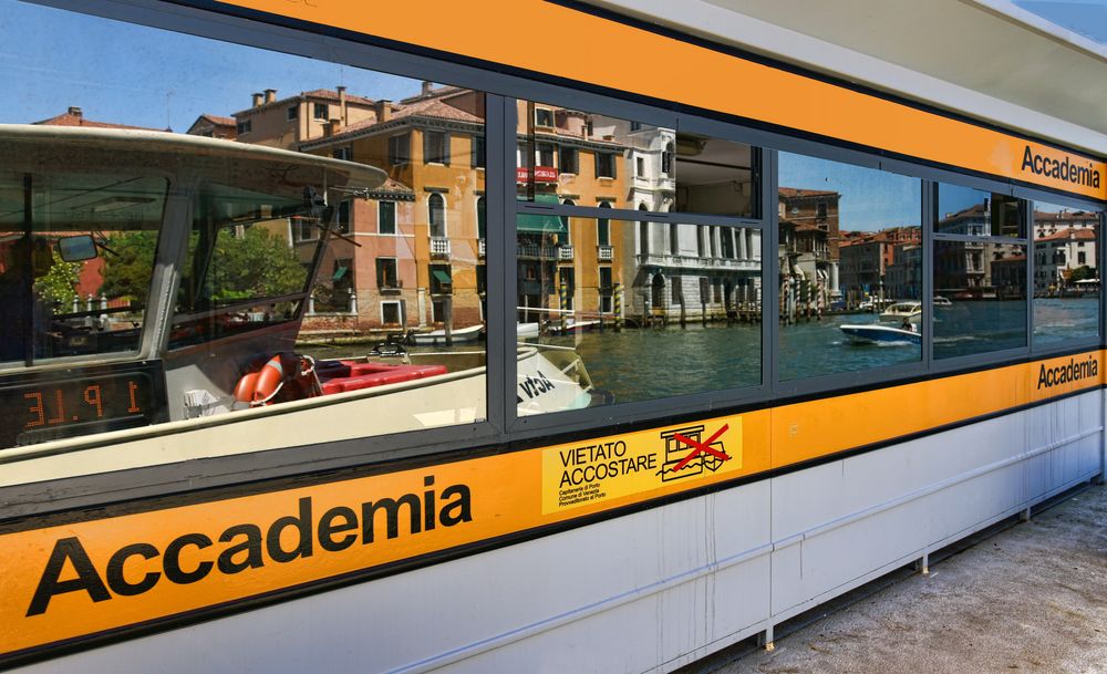 Vaporetto Stazione Accademia Venezia