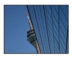 Variationen des Düsseldorfer Fernsehturms II