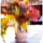 Vase mit Herbstblumen