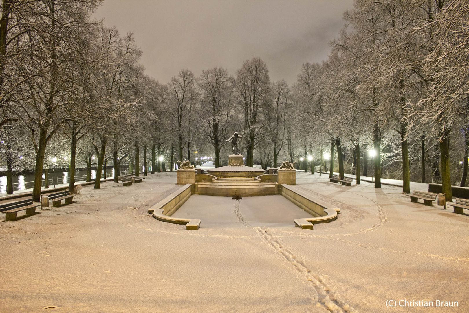 Vater-Rhein-Brunnen