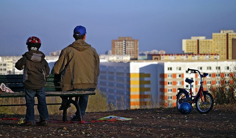 Vater und Sohn 89m über NN - Berlin