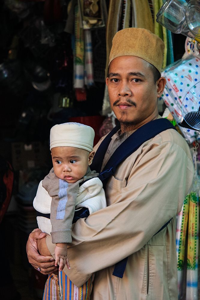 Vater und Sohn auf dem Suq von Salihiya (Archivaufnahme 2009)