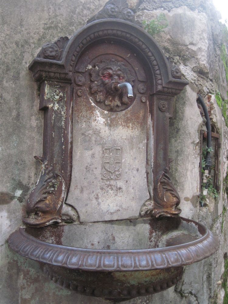 Vecchia fontana Foto Immagini soggetti Foto