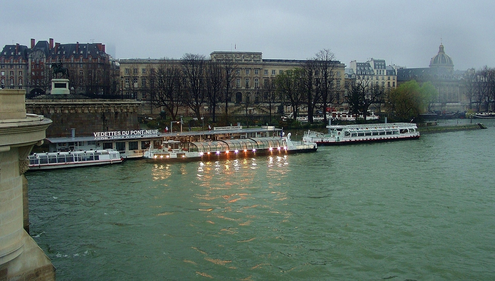 VEDETTES DU PONT NEUF