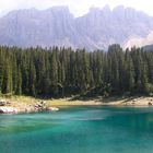 veduta del lago di Carezza