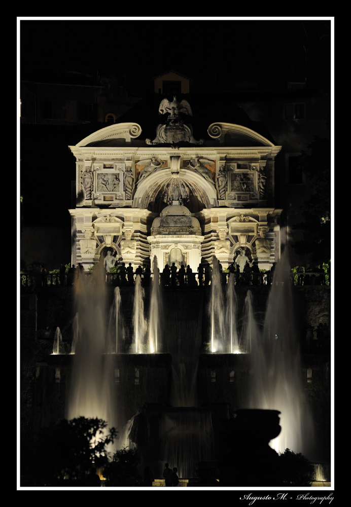 Veduta della Fontana di Nettuno e quella dell'Organo