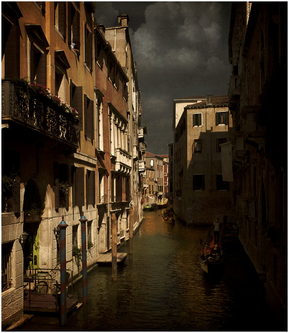 veduta di un rio veneziano