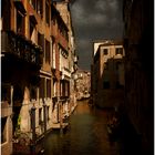 veduta di un rio veneziano