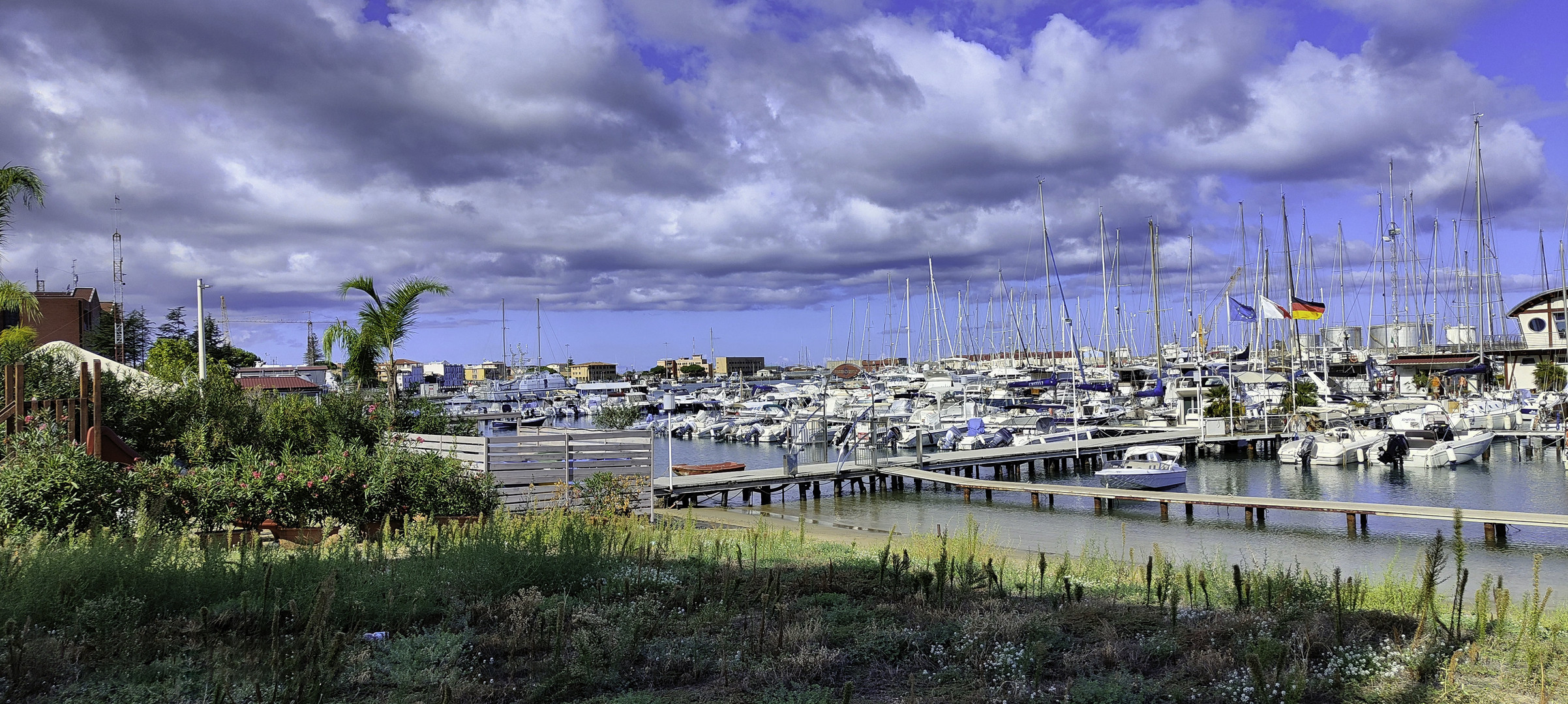 VEDUTA PANORAMICA DEL PORTO  DI VIBO VALENTIA