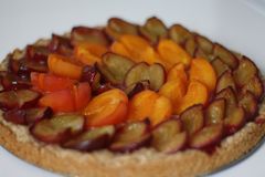 veganer Pflaumen-Aprikosenkuchen