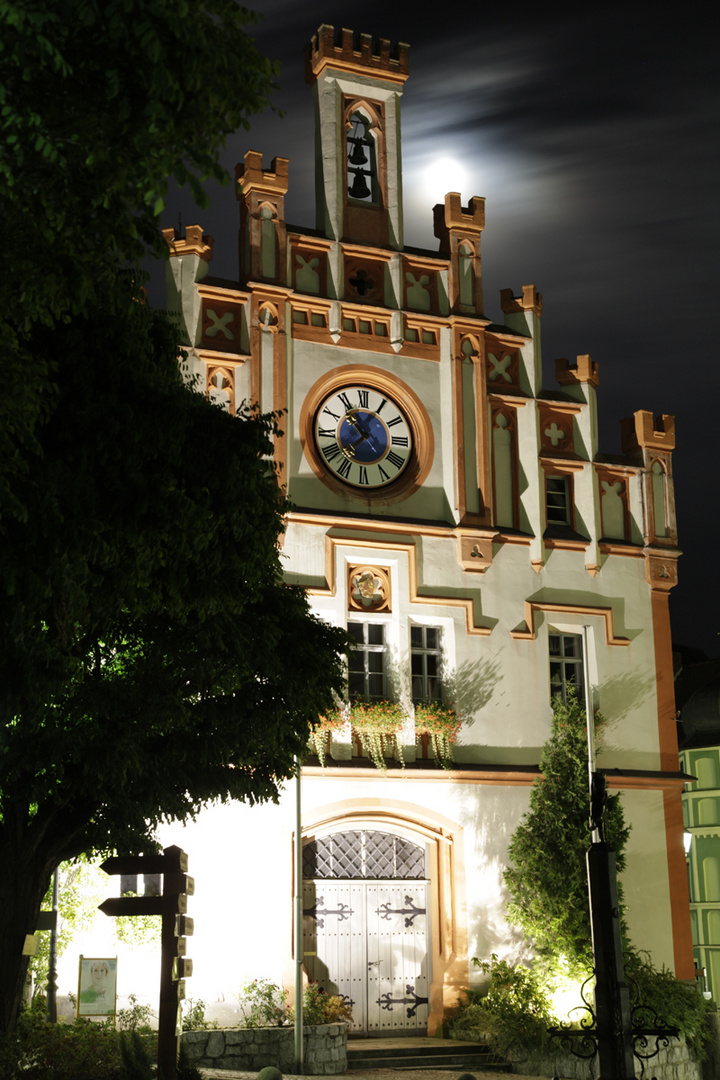 Velburg Rathaus bei Nacht