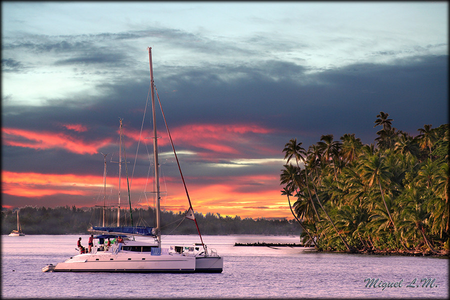 VELERO EN BORA BORA