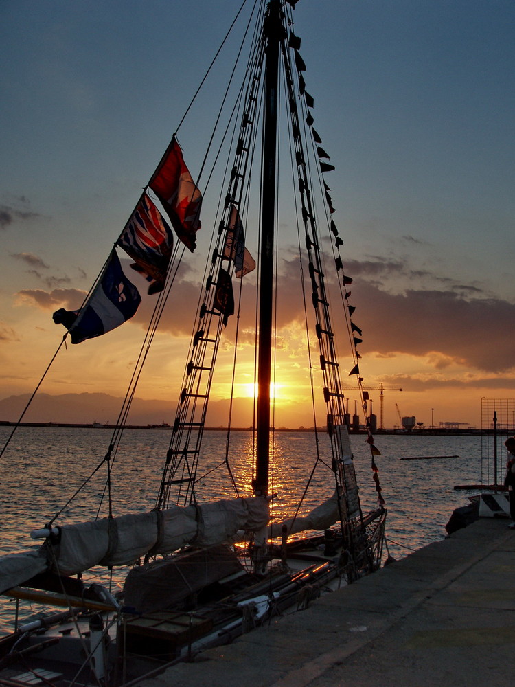 Veliero al tramonto