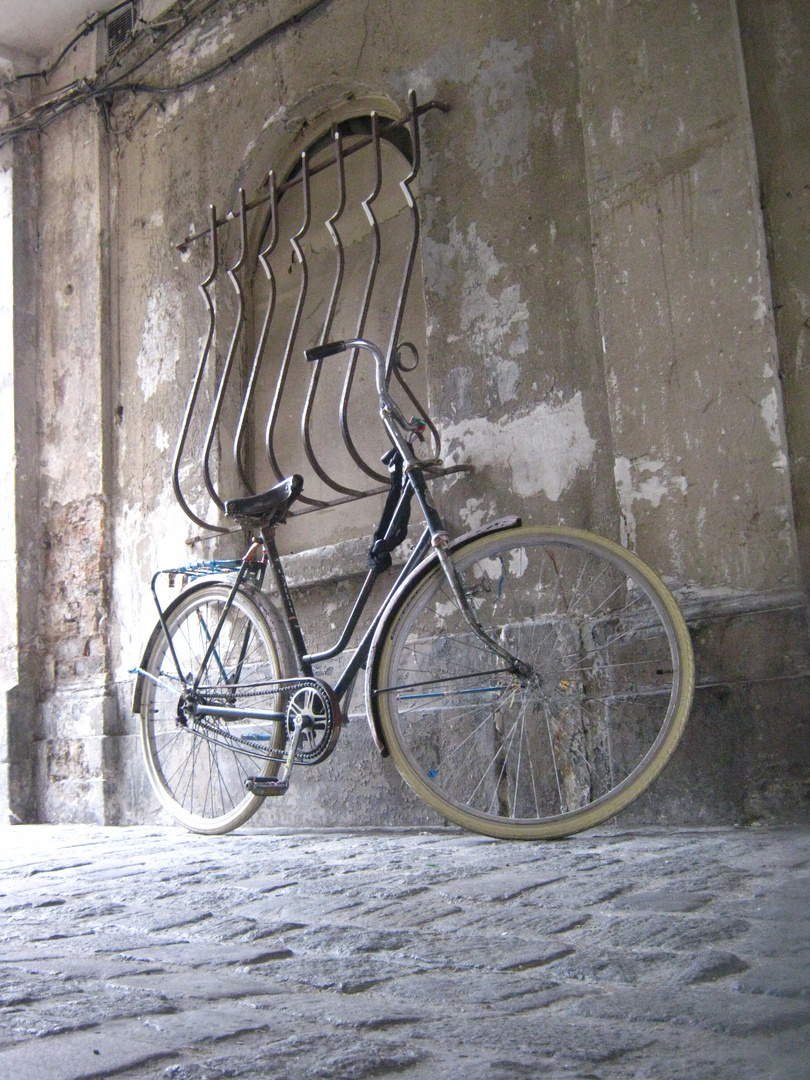 vélo vintage ( ou rétro ) et sa grile
