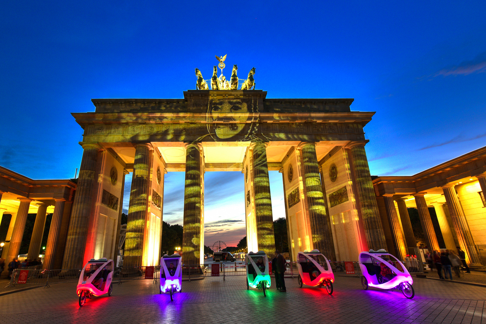 Velos starten das Lichtfest Berlin leuchtet