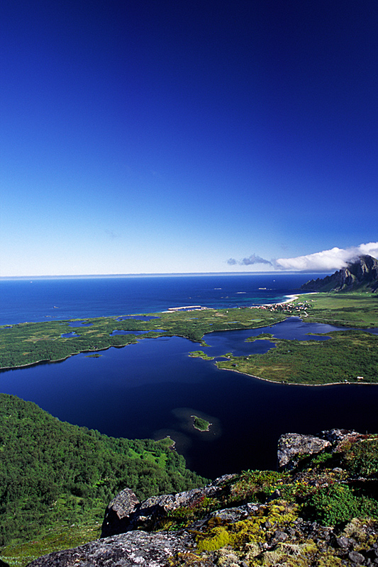 Velvia-Shot Richtung Bleik (Vesterålen, Nordnorwegen)