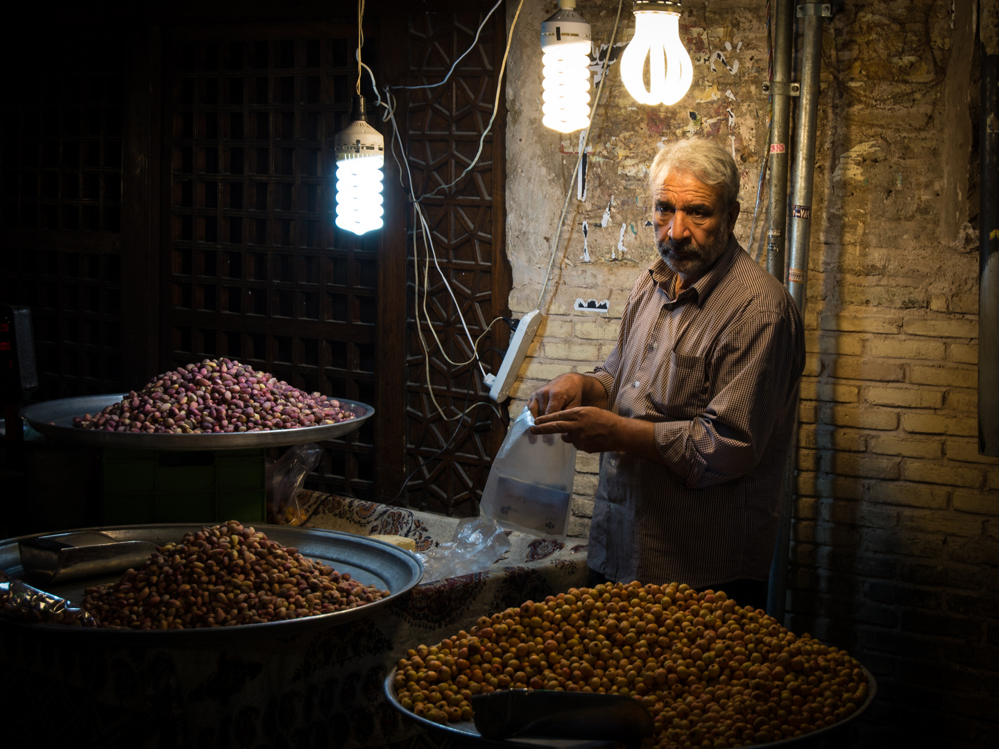 Vendedor de pistachos en Isfahan