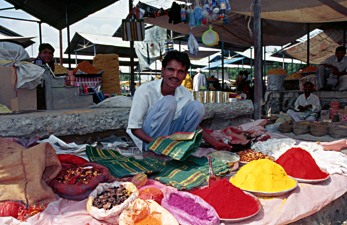 Venditore di polveri colorate