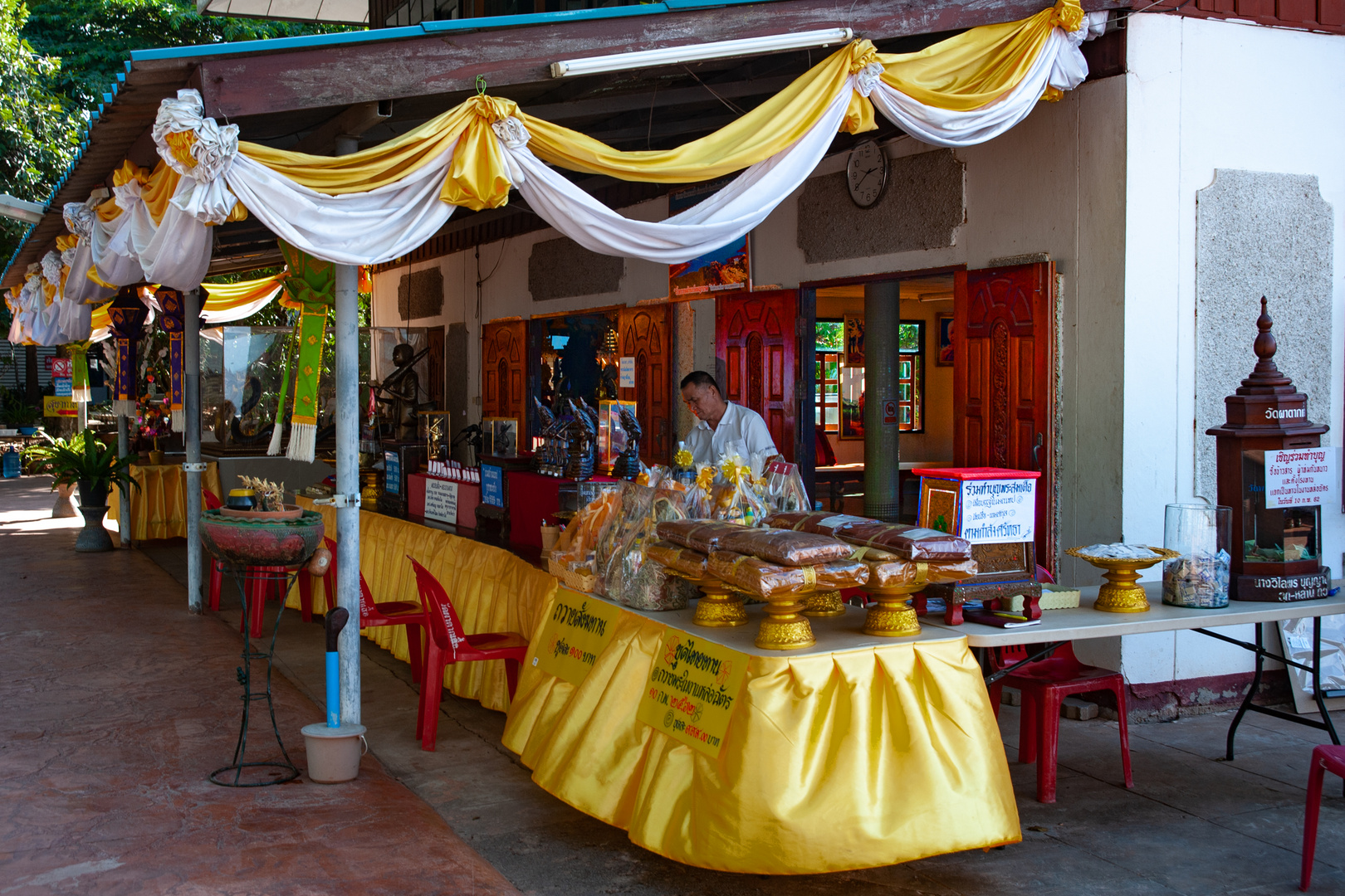 Vendor stall for sacral objects