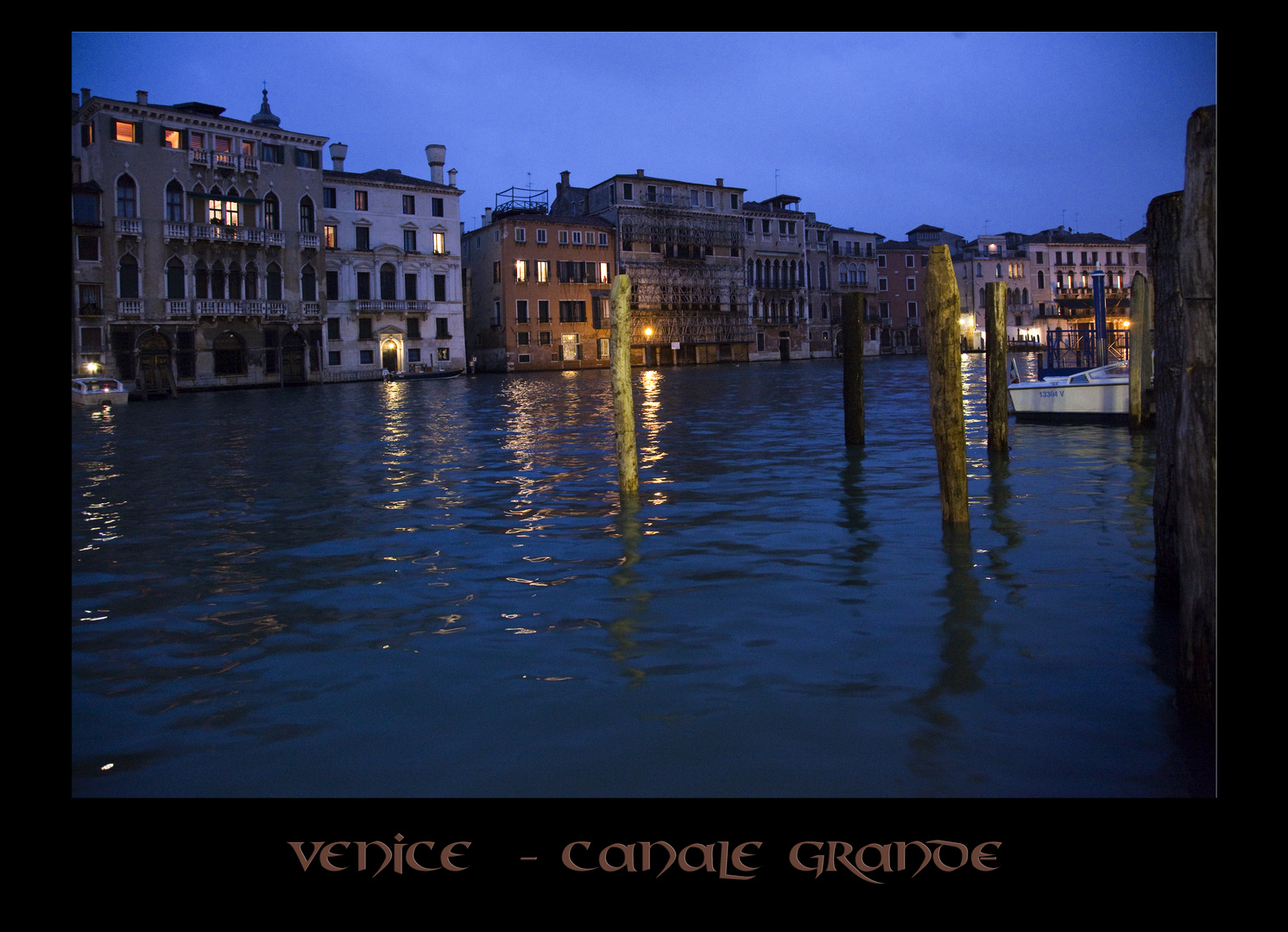 Veneci by night