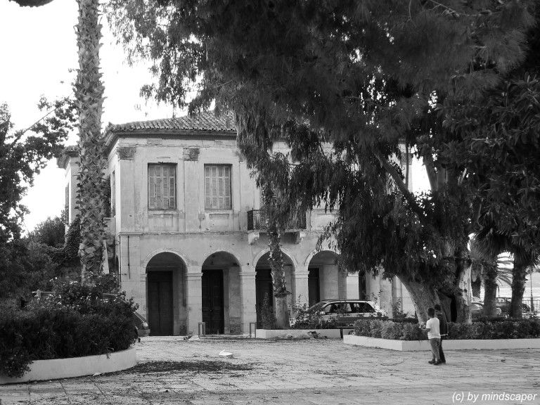 Venecian House, Koroni