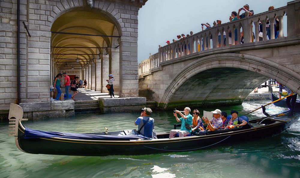 VENEDIG  - Achtung, Kameras hoch -