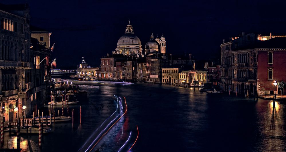  Venedig bei Nacht