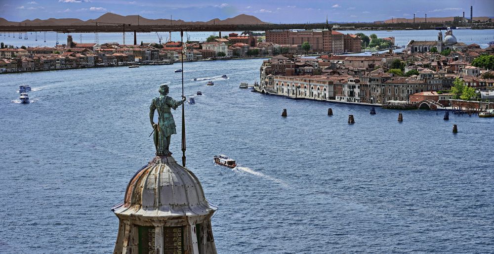 VENEDIG   - Blick auf die Lagunenstadt -