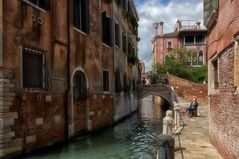 Venedig die erste Sonne genießen