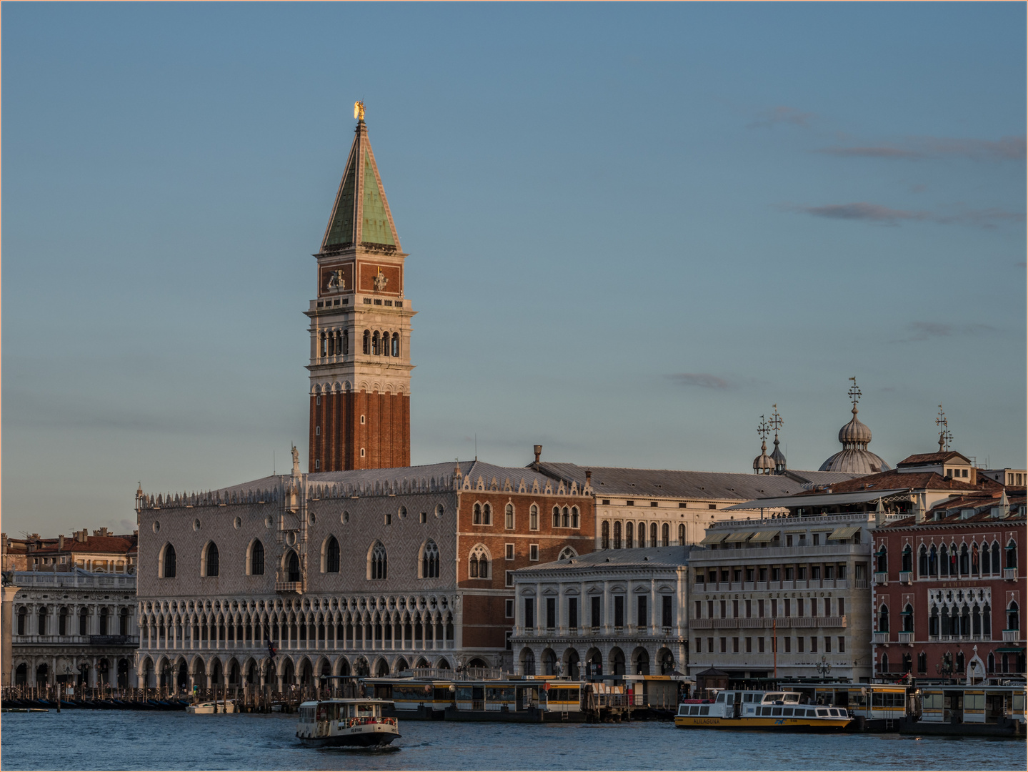 Venedig Dogenpalast ..