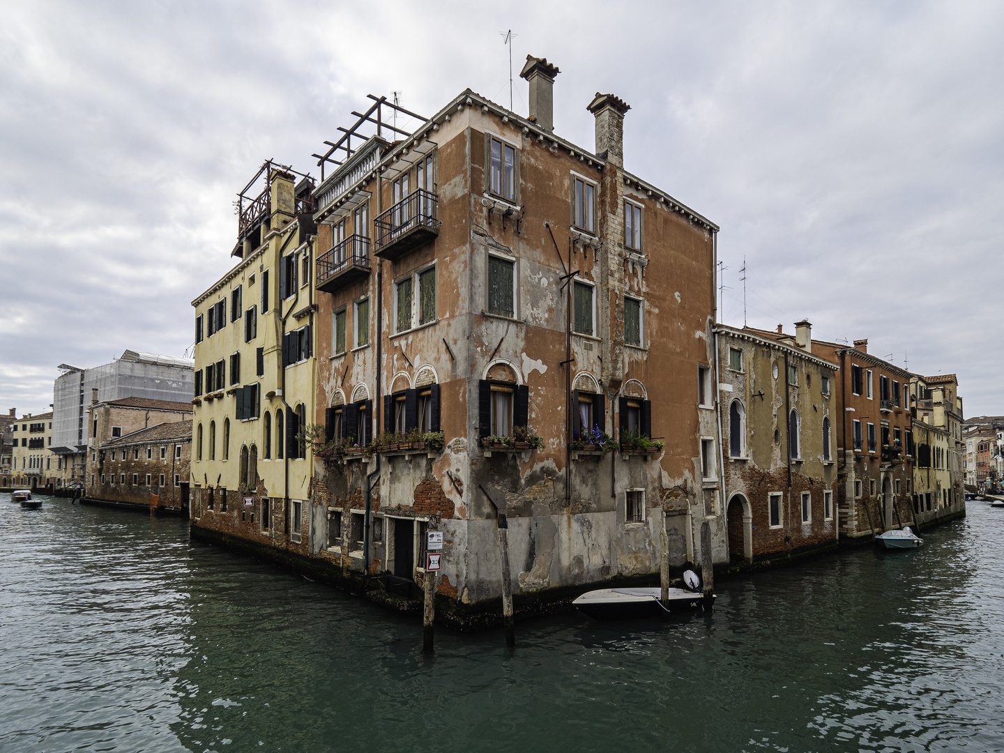 Venedig. Eckhaus an der Fondamento della Misericordia.