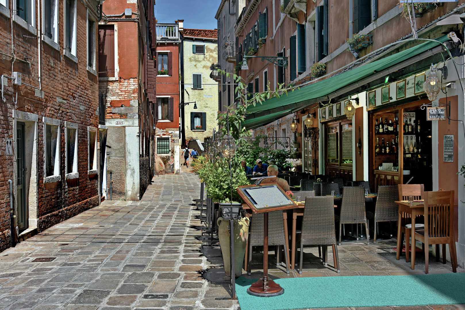 VENEDIG   - Eine kleine Pause in der Trattoria -