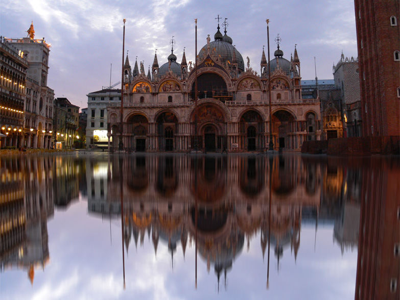 Venedig erwacht ..................