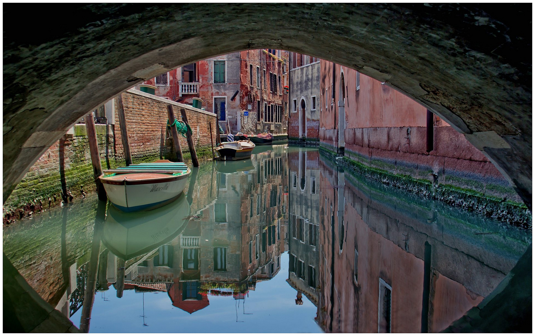 Venedig-Gespiegelter Durchblick