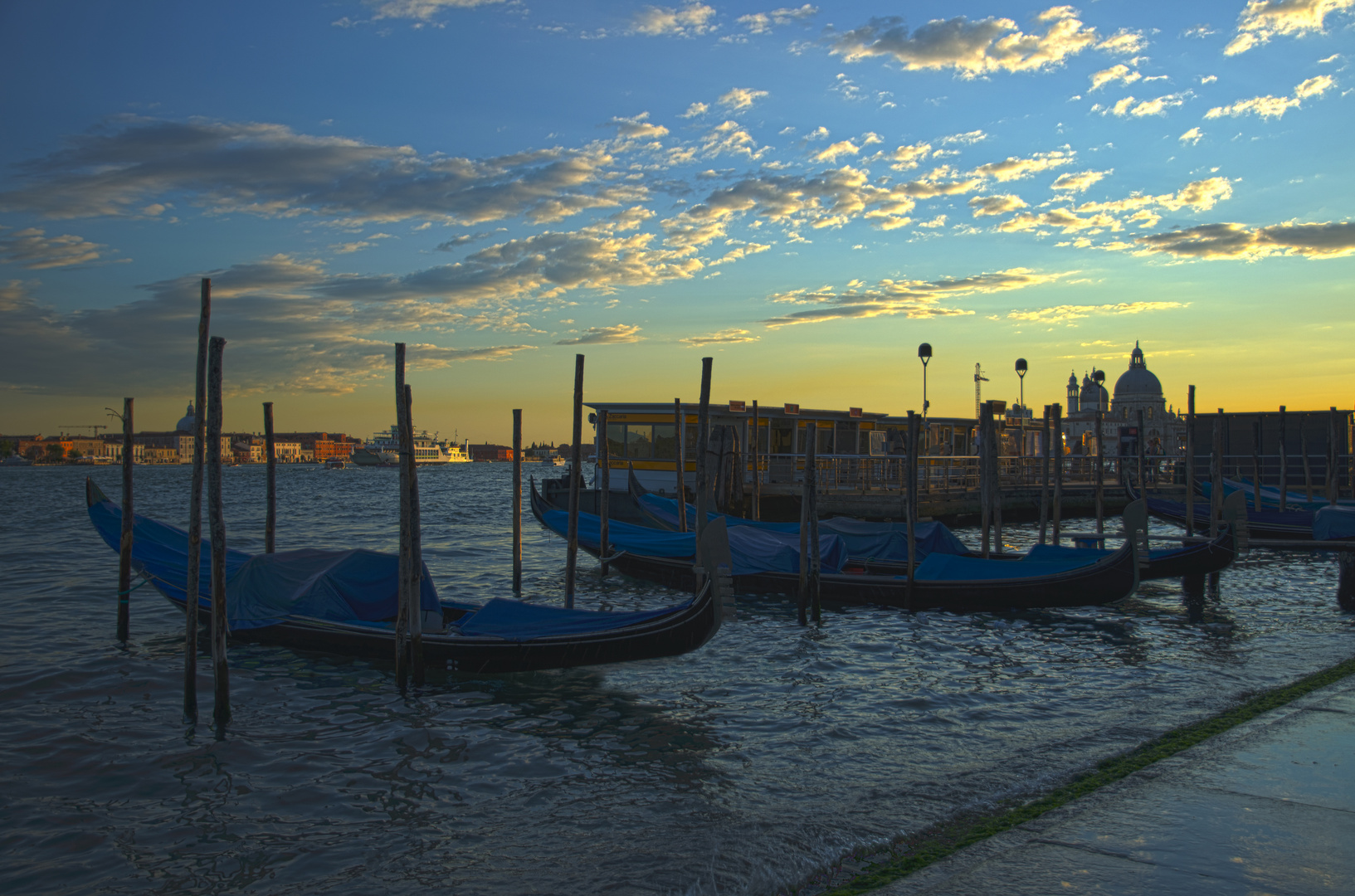 Venedig, Gondel, Ufer der Canale Grande