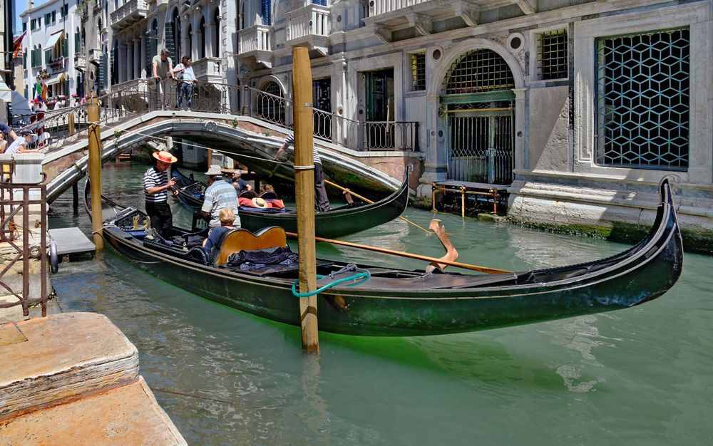 VENEDIG   - Gondoliere -