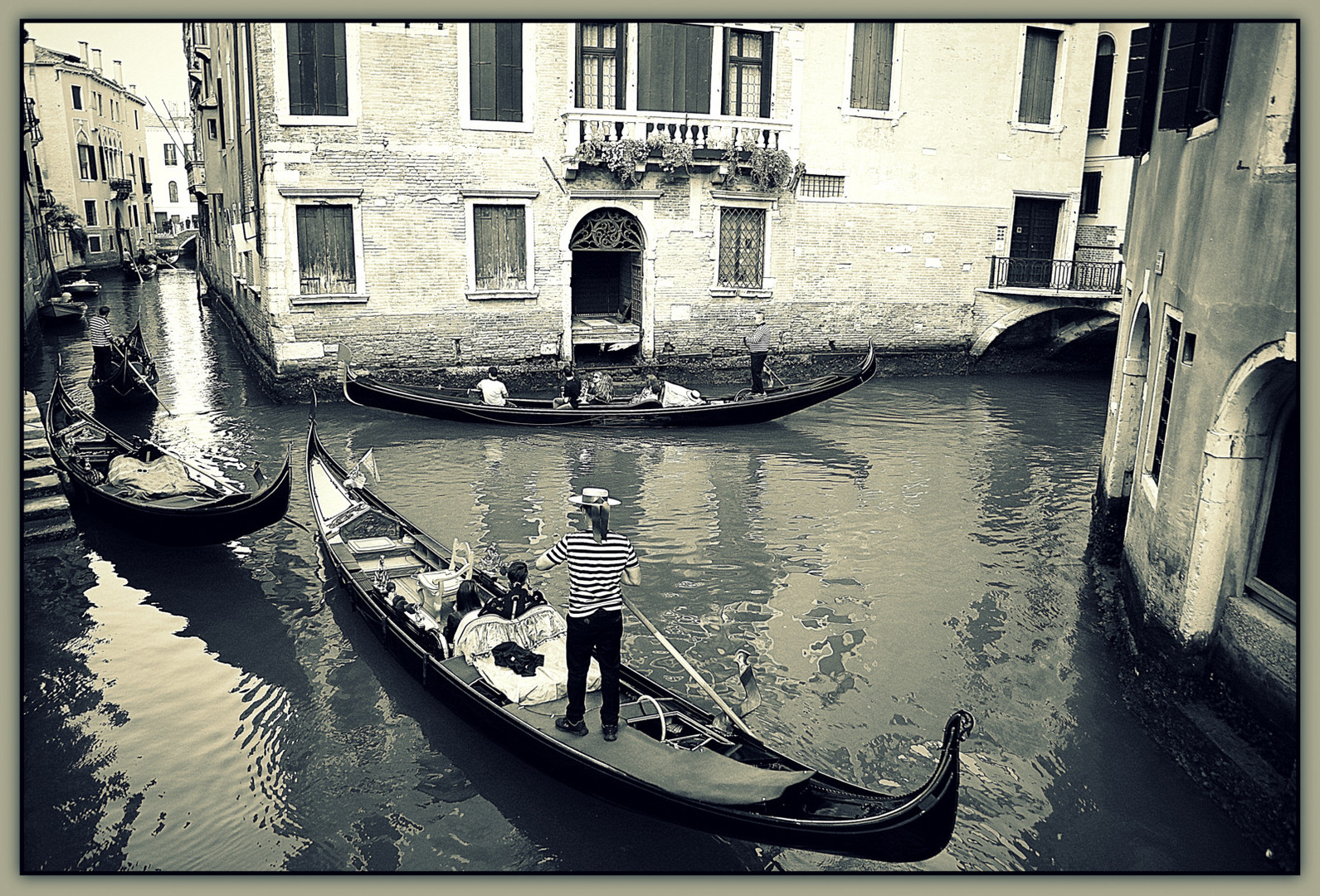   ...Venedig...  Gondolieri e gondole...