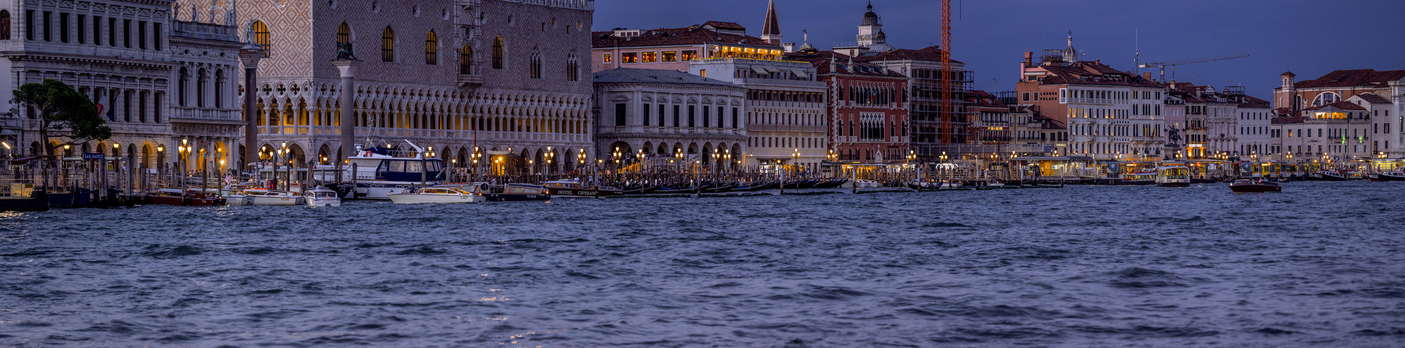 Venedig in der blauen Stunde