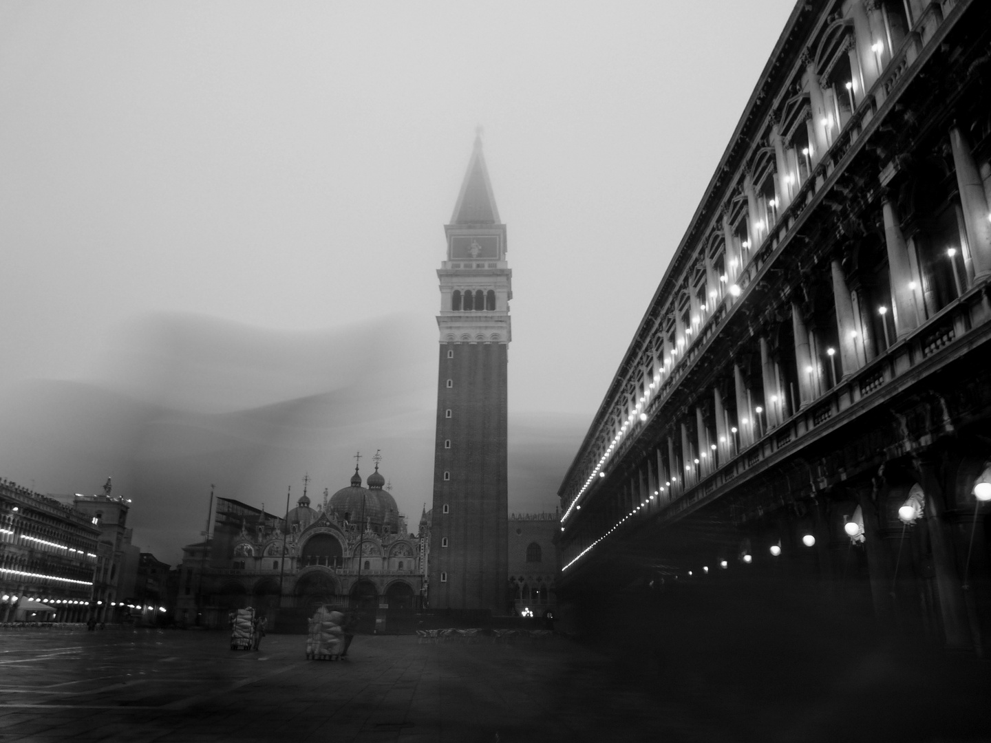 Venedig in der Frühe, Markusplatz