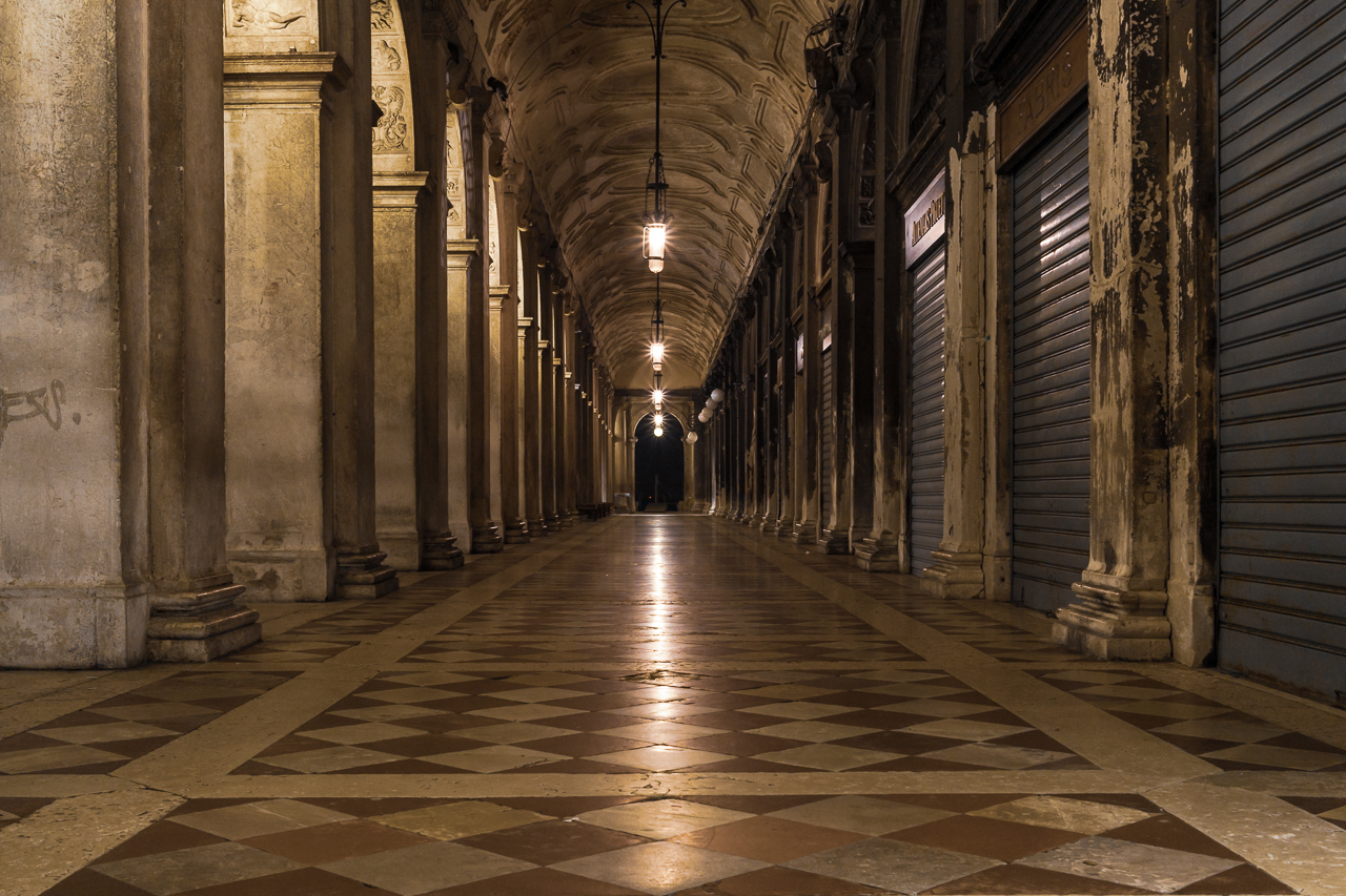 Venedig - Kolonnaden an San Marco