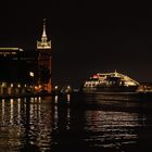 VENEDIG   - Kreuzfahrtschiff -