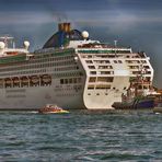 VENEDIG -Kreuzfahrtschiff -