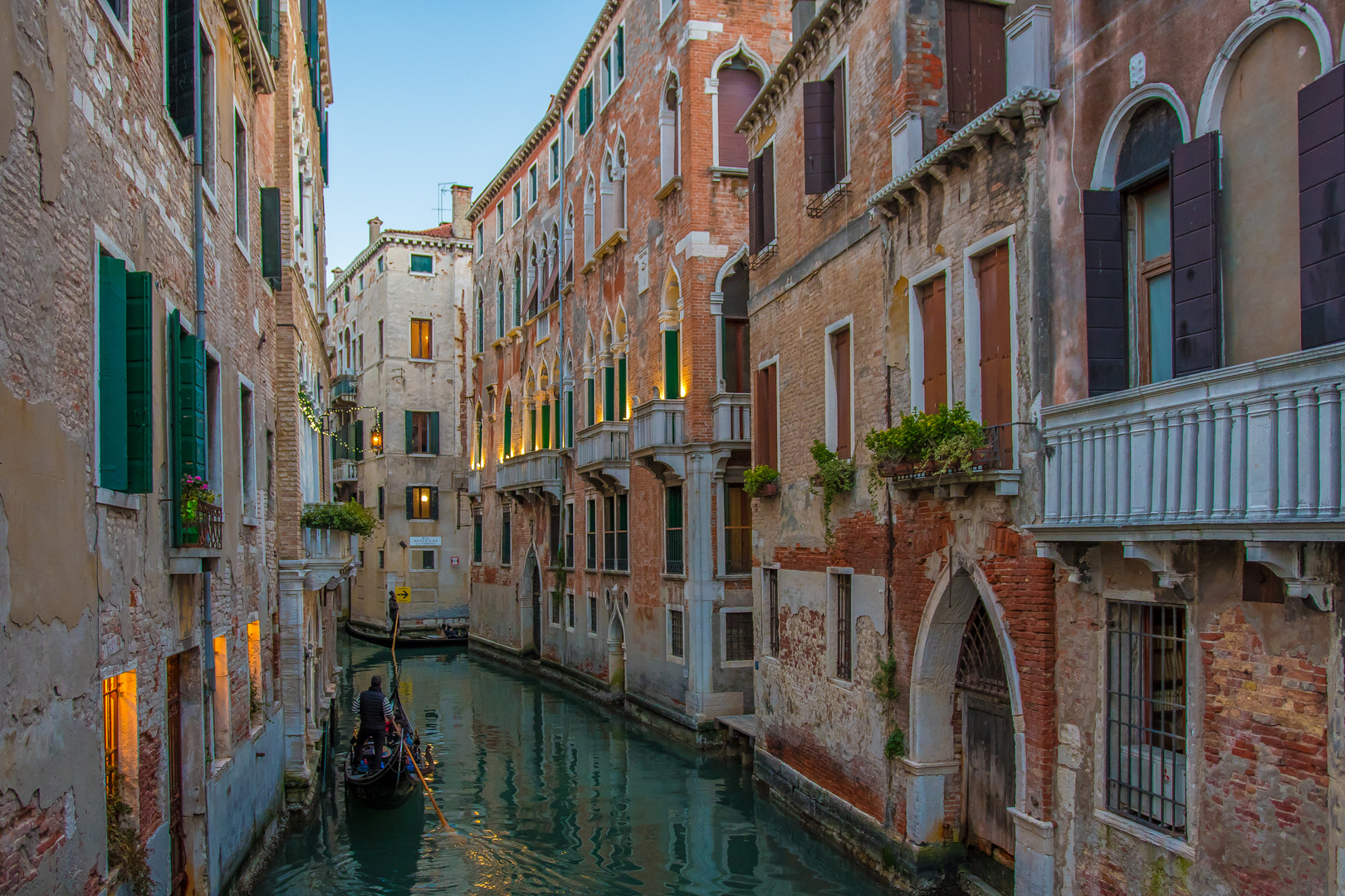 Venedig mal wieder (Carnevale 2017 in einer Gasse)