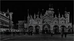 Venedig - Markusplatz bei Nacht -