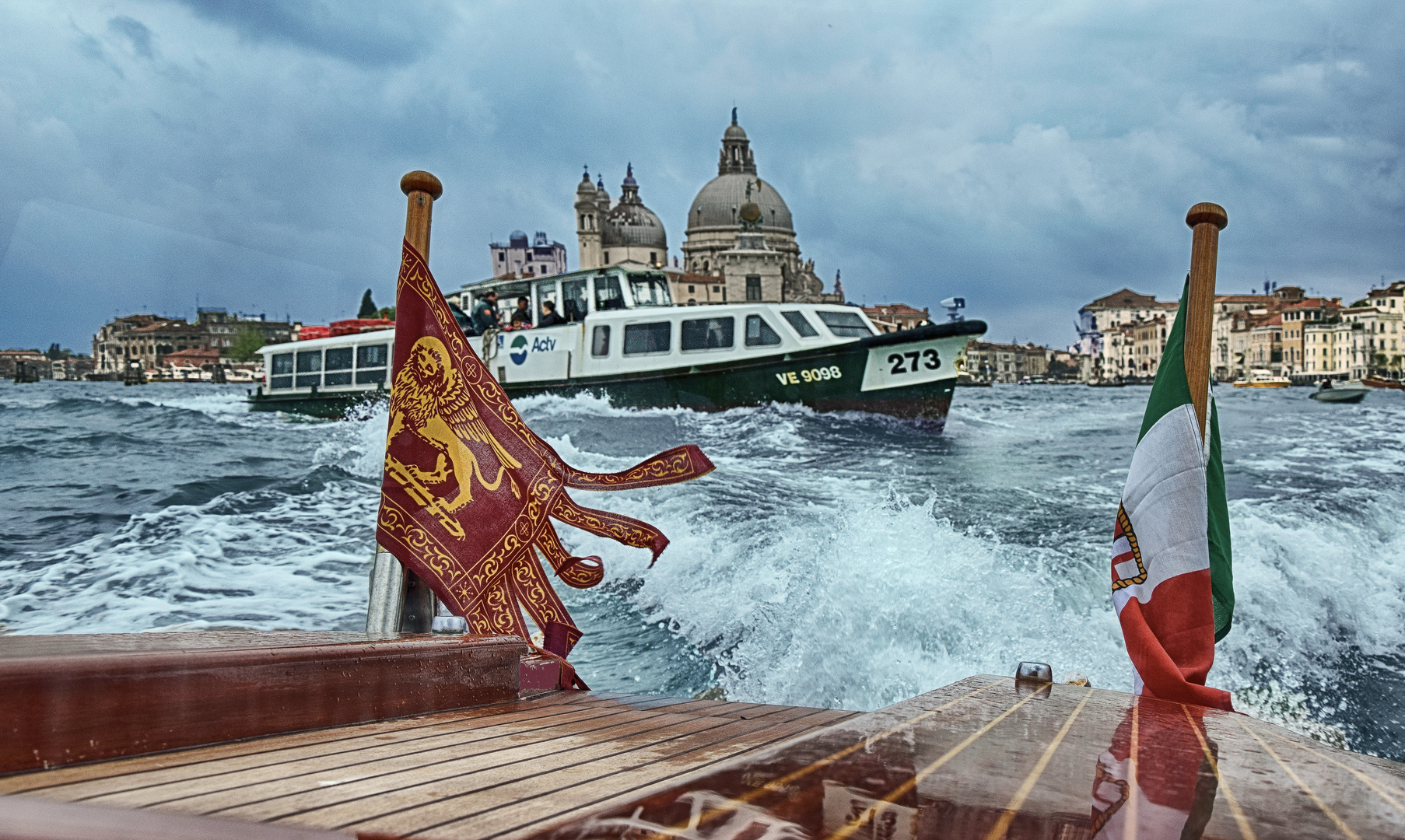 VENEDIG   - Mit Volldampf nach Murano -