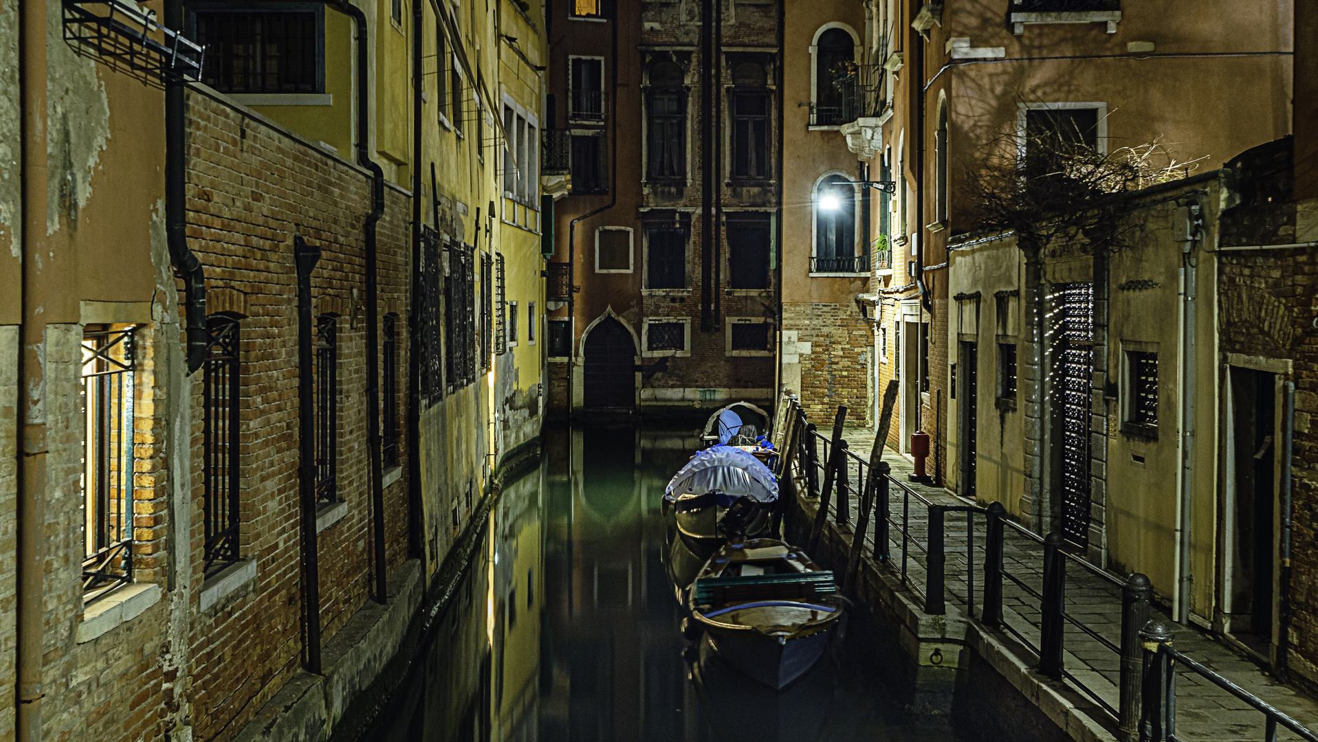 Venedig. Nachts im Cannaregio.