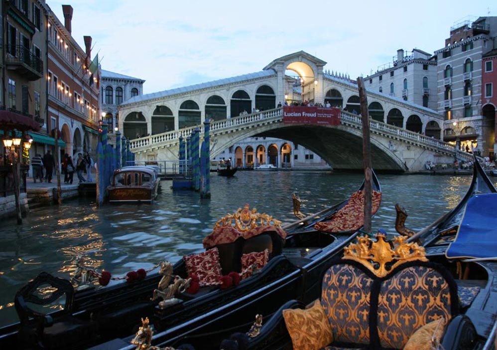 Venedig: Rialto am späten Abend