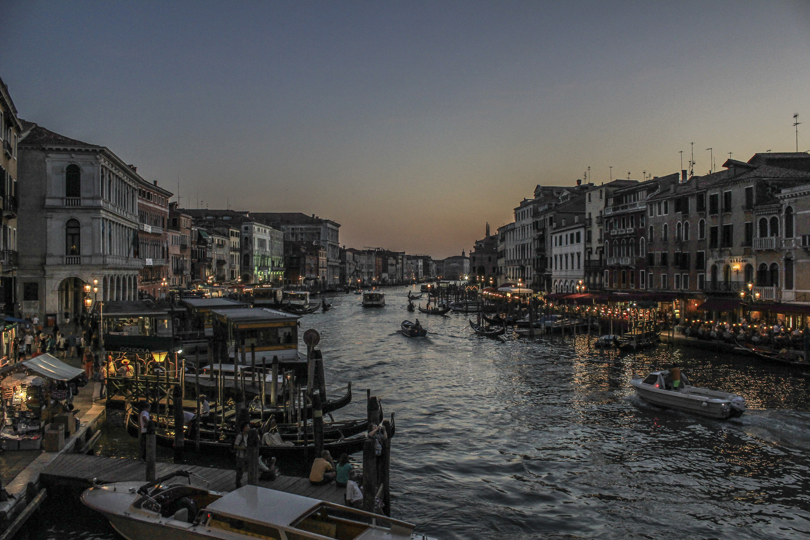 Venedig - Rialto Brücke. Canal Grande